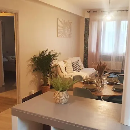 *cosy* Spacieux * Entree Autonome* Centrale* Apartment *