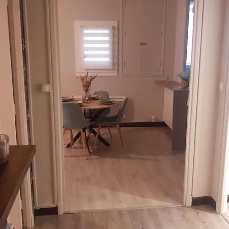 *cosy* Spacieux * Entree Autonome* Centrale* Apartment *